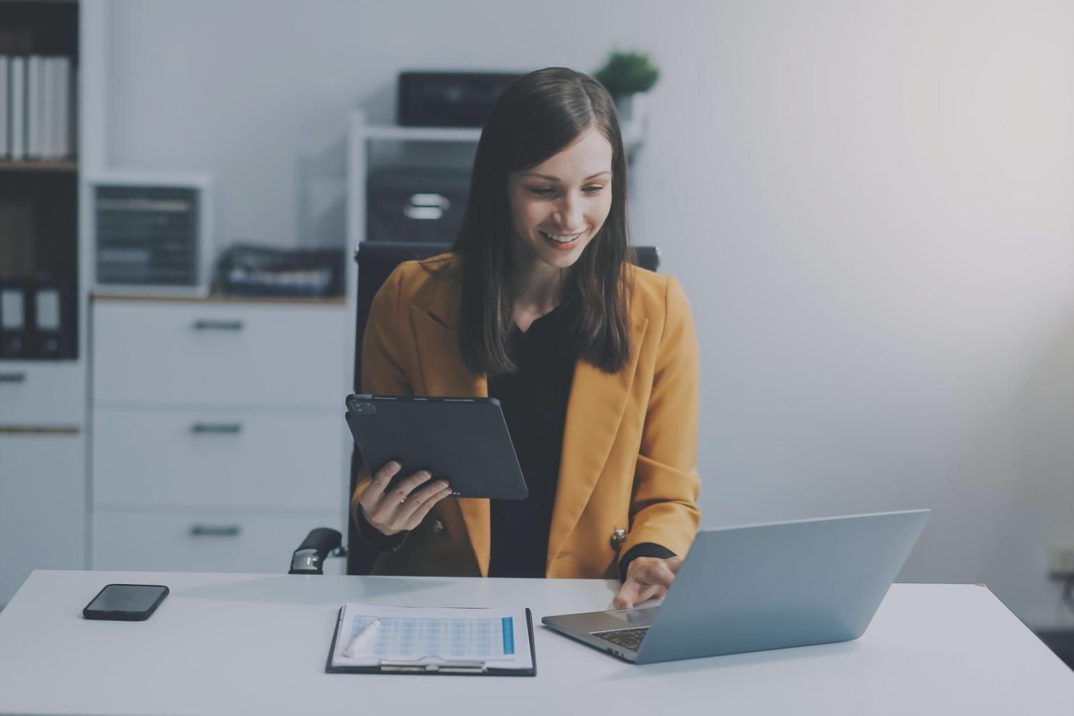 Espace de travail professionnel pour discussions financières