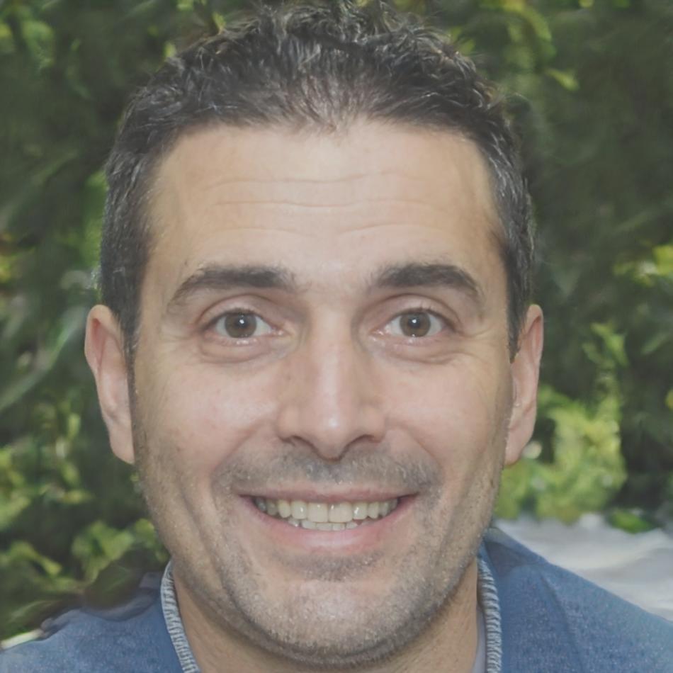 Portrait de Bertrand Lacombe, spécialiste en analyse financière