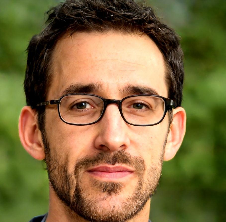 Portrait de Loïc Bertrand